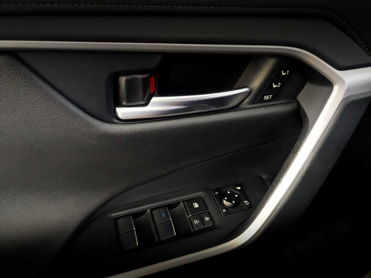 Toyota RAV4 с пробегом — 2020 год. Фото: #24