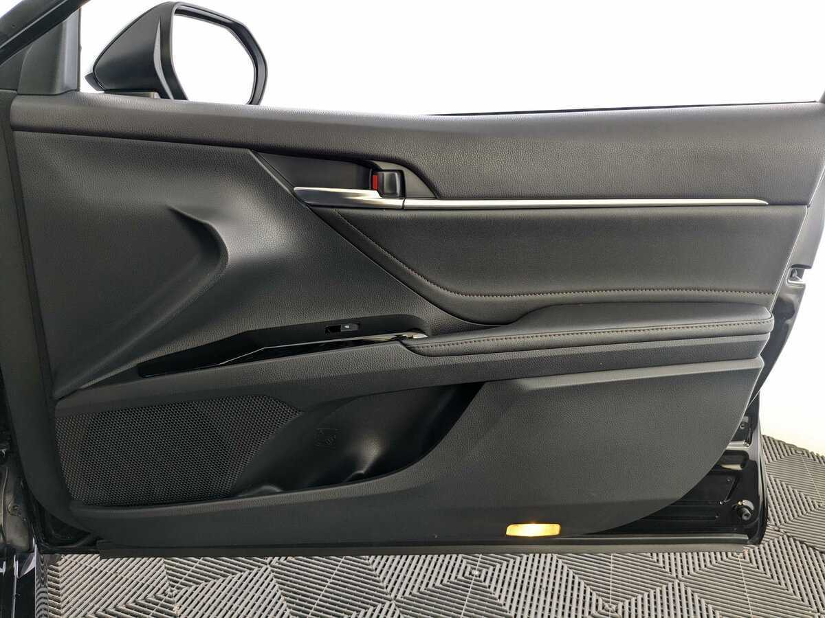 Toyota Camry с пробегом — 2020 год. Фото: #16