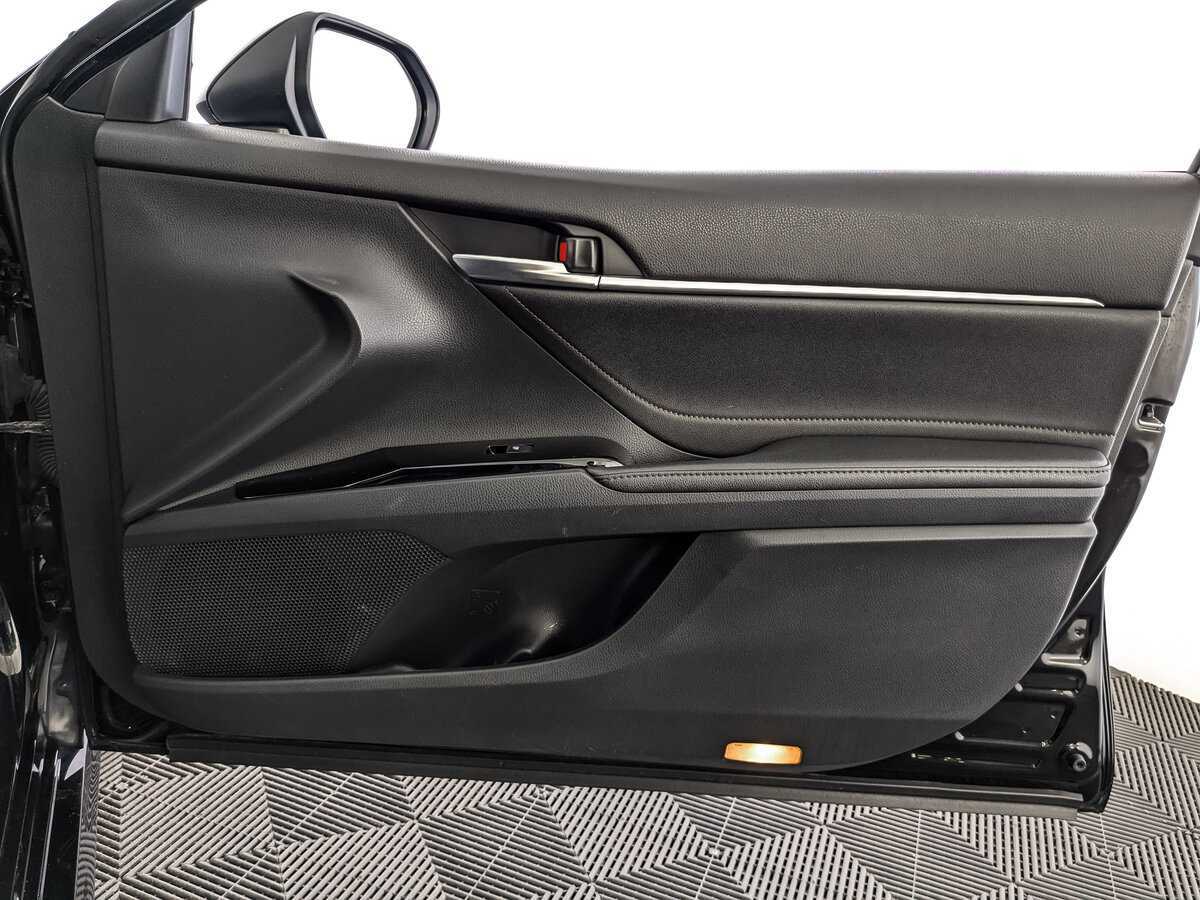 Toyota Camry с пробегом — 2019 год. Фото: #20