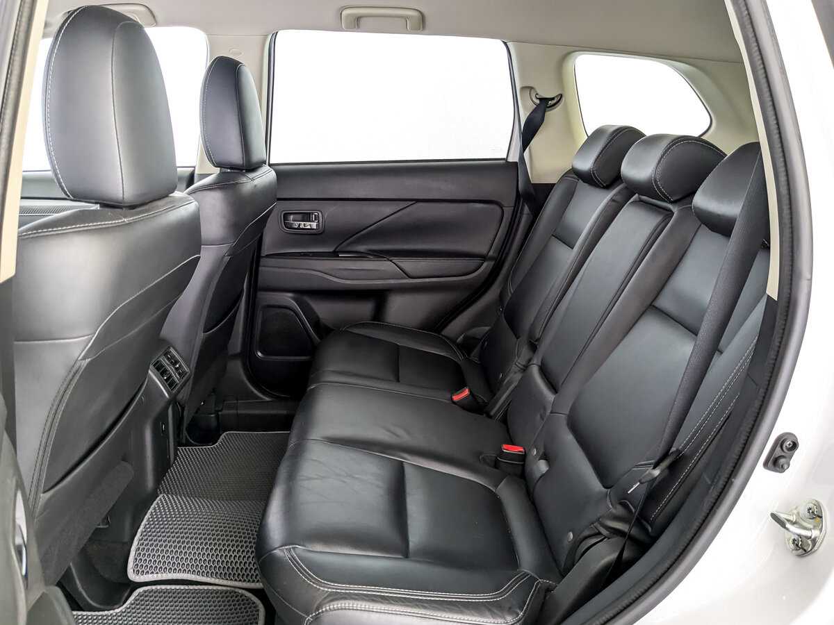 Mitsubishi Outlander с пробегом — 2019 год. Фото: #9