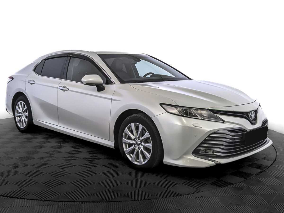 Toyota Camry с пробегом — 2021 год. Фото: #2