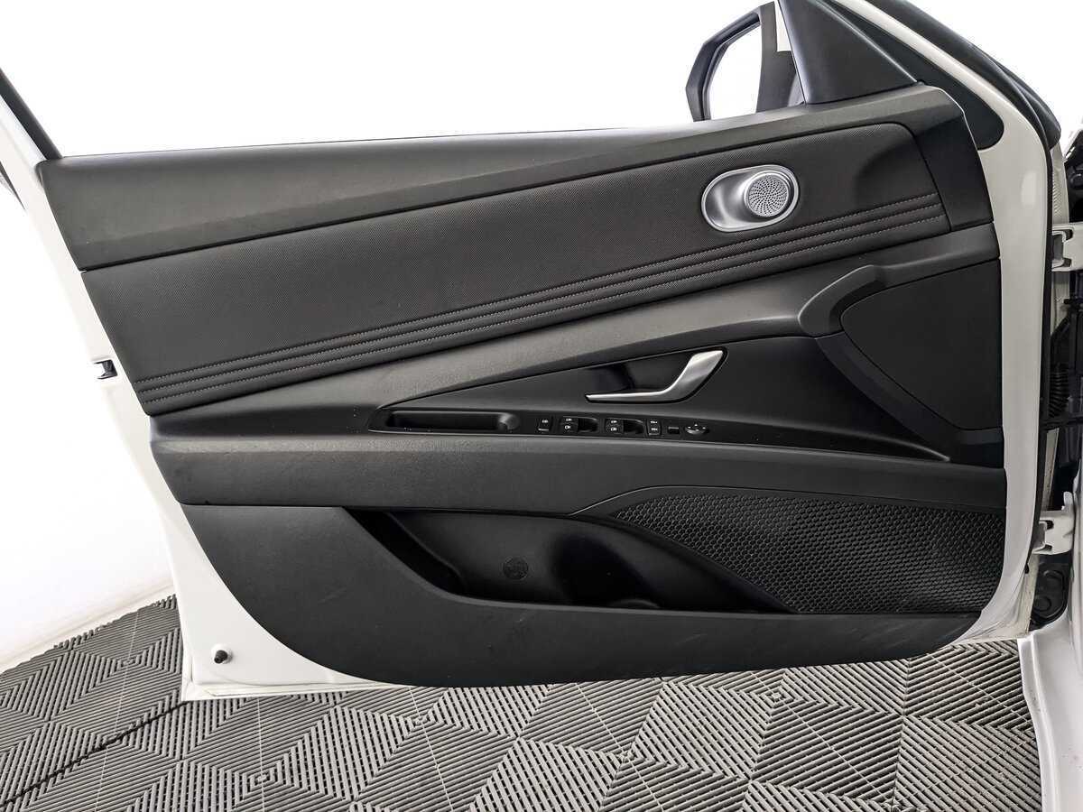 Hyundai Elantra с пробегом — 2021 год. Фото: #14