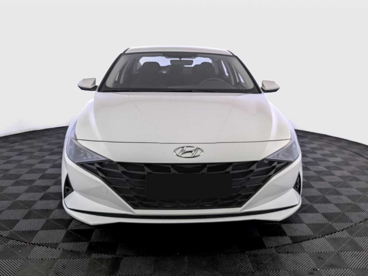 Hyundai Elantra с пробегом — 2022 год. Фото: #1