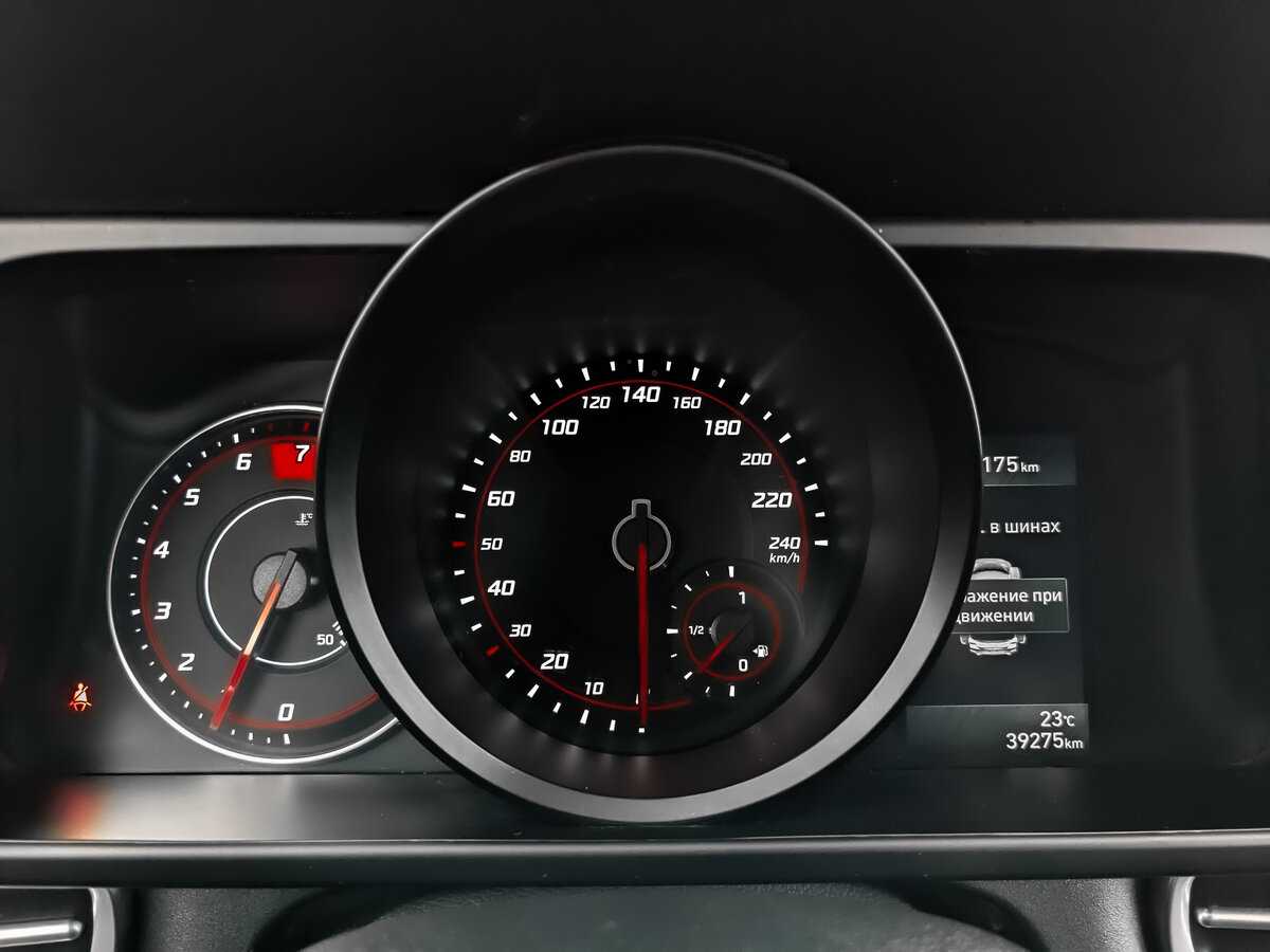 Hyundai Elantra с пробегом — 2022 год. Фото: #11