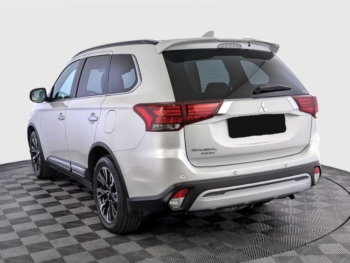 Mitsubishi Outlander с пробегом — 2021 год. Фото: #6
