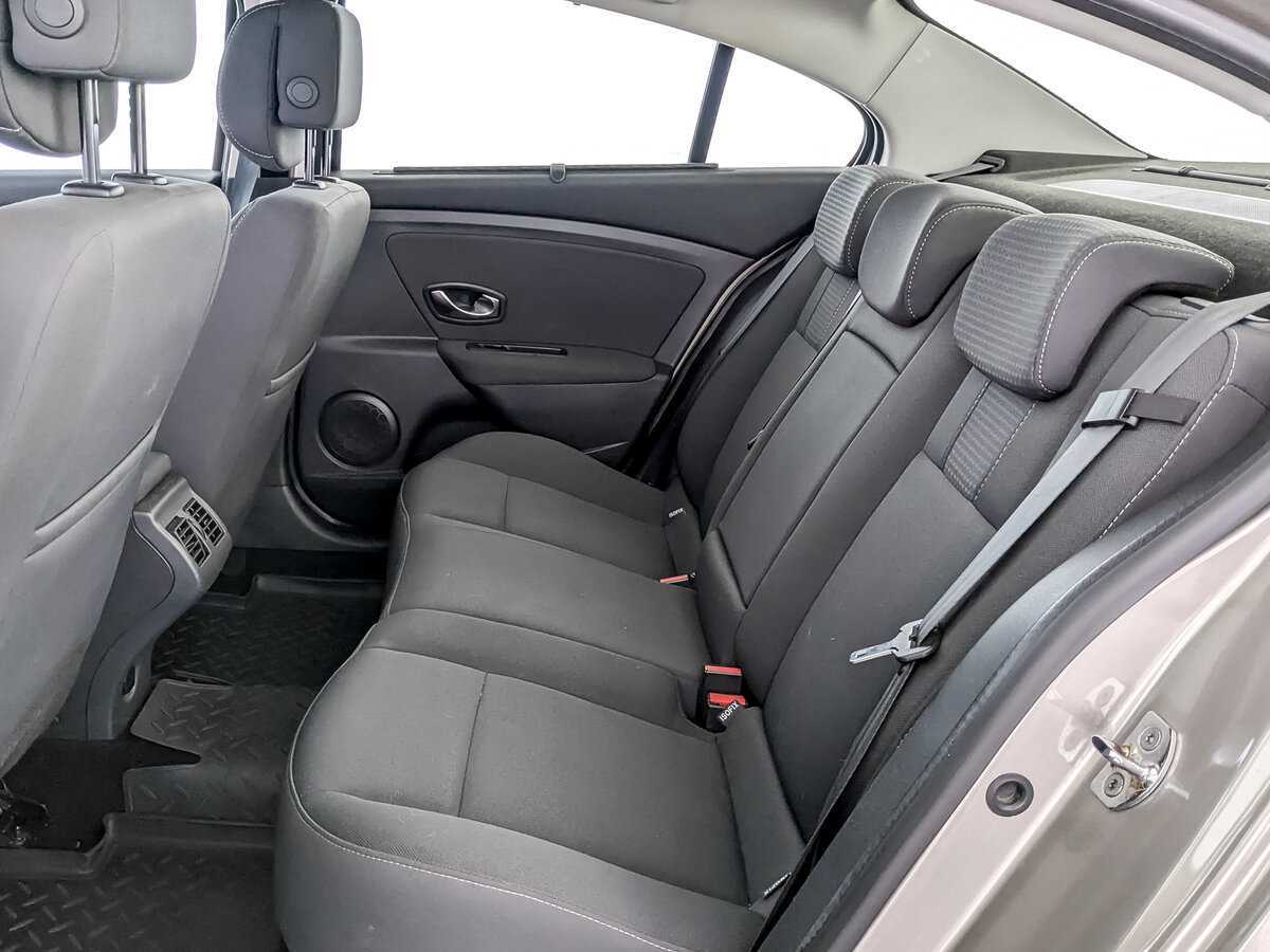 Renault Fluence с пробегом — 2012 год. Фото: #9