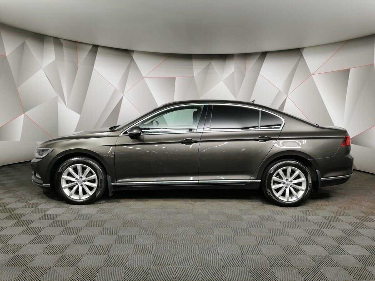 Volkswagen Passat с пробегом — 2018 год. Фото: #4