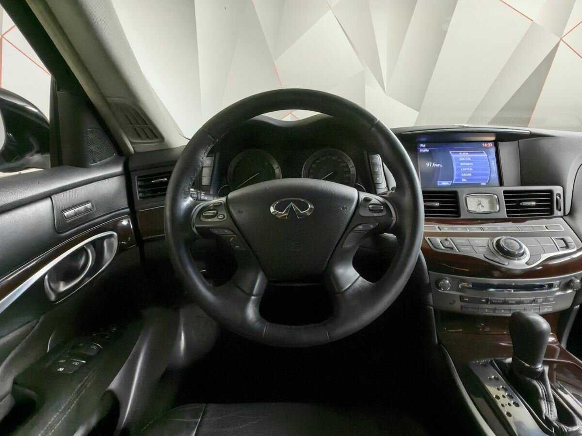 Infiniti Q70 с пробегом — 2016 год. Фото: #14