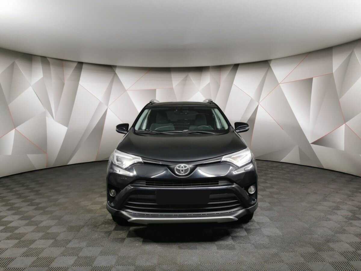 Toyota RAV4 с пробегом — 2018 год. Фото: #6