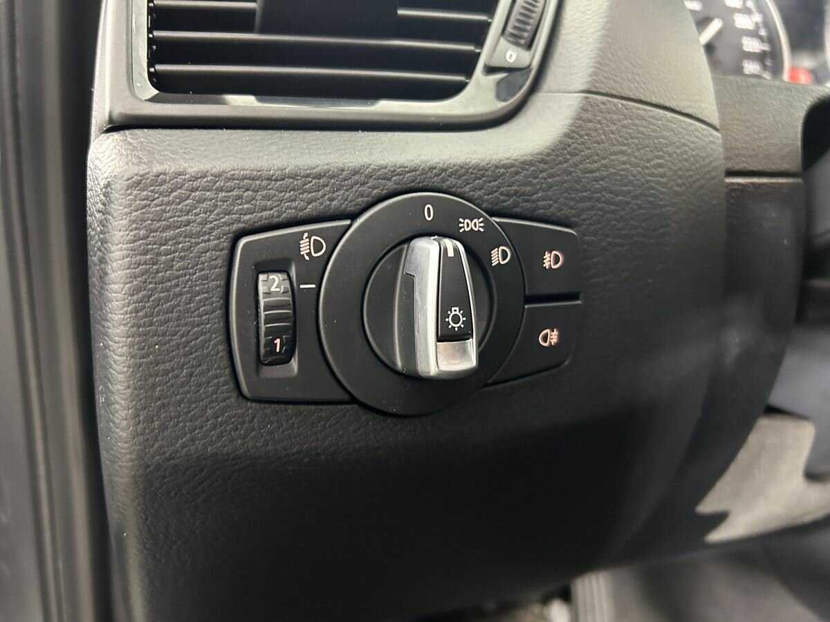 BMW X1 с пробегом — 2013 год. Фото: #7