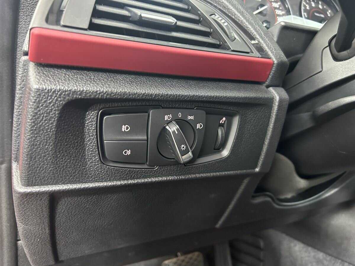 BMW 1 серии с пробегом — 2013 год. Фото: #8