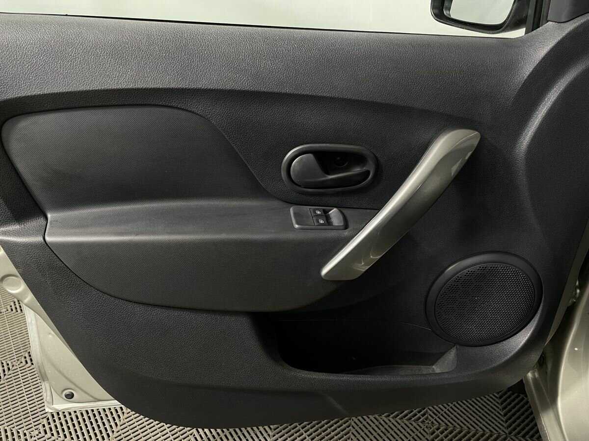 Renault Logan с пробегом — 2018 год. Фото: #7