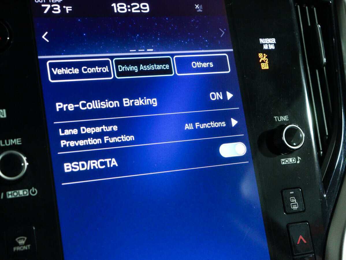 Subaru Legacy с пробегом — 2020 год. Фото: #18