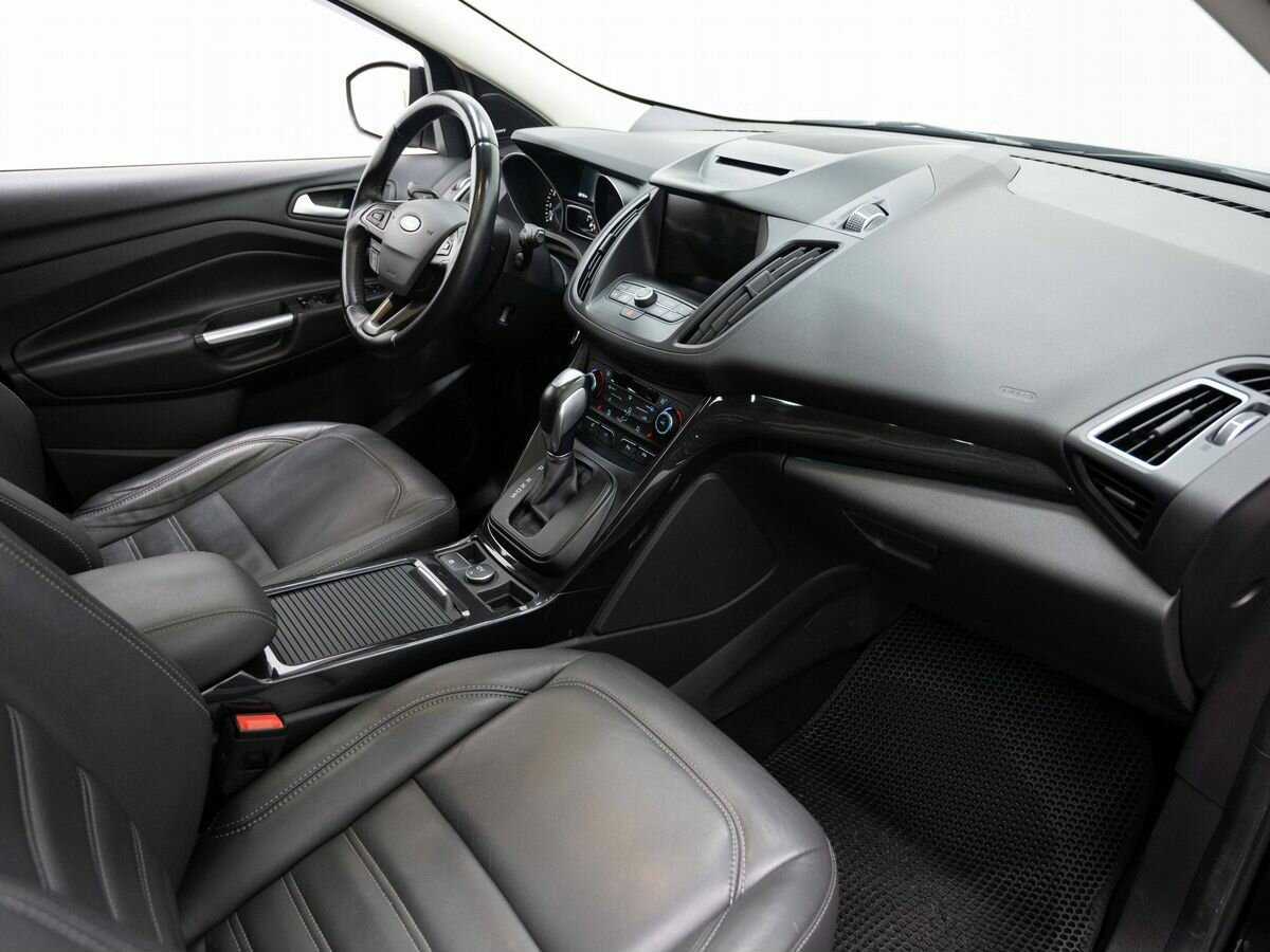 Ford Kuga с пробегом — 2017 год. Фото: #10