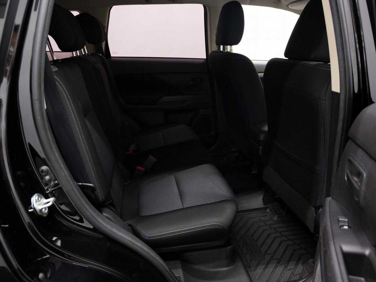 Mitsubishi Outlander с пробегом — 2018 год. Фото: #9