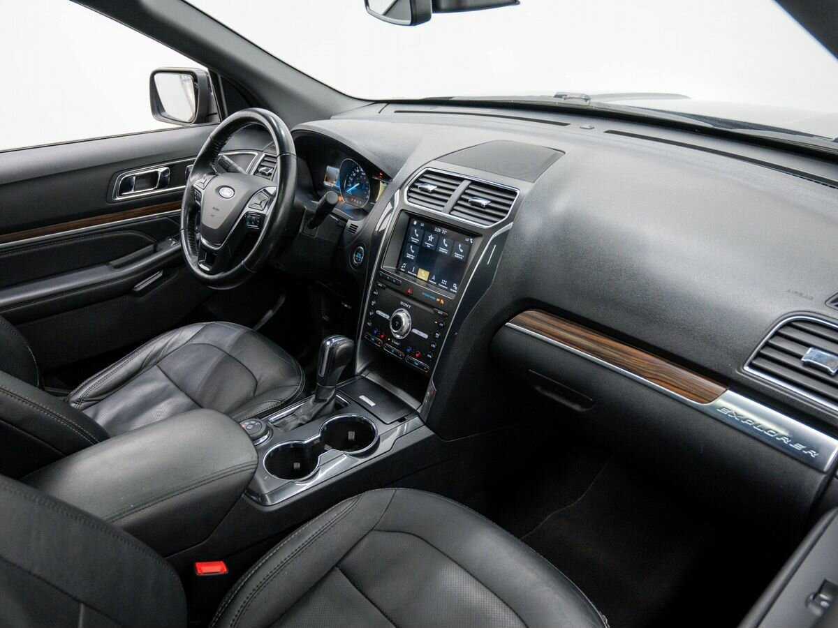 Ford Explorer с пробегом — 2018 год. Фото: #6