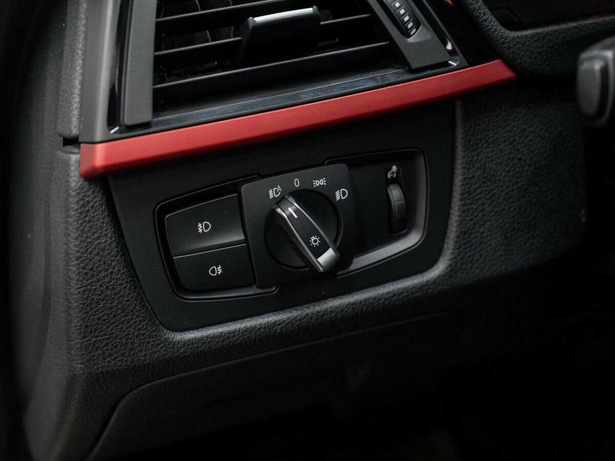 BMW 3 серии с пробегом — 2013 год. Фото: #16