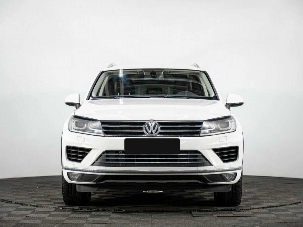 Volkswagen Touareg с пробегом — 2015 год. Фото: #1