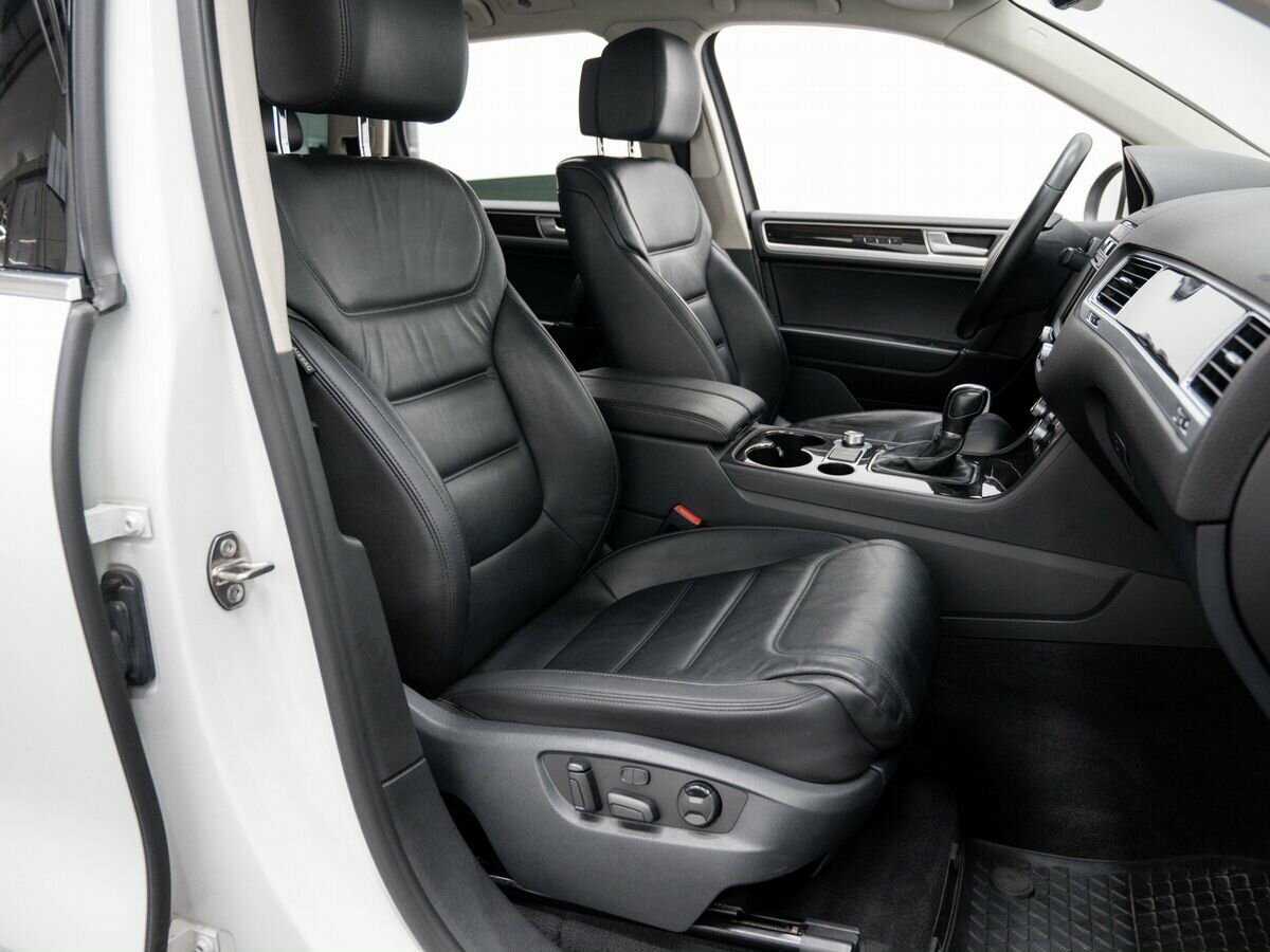 Volkswagen Touareg с пробегом — 2015 год. Фото: #7