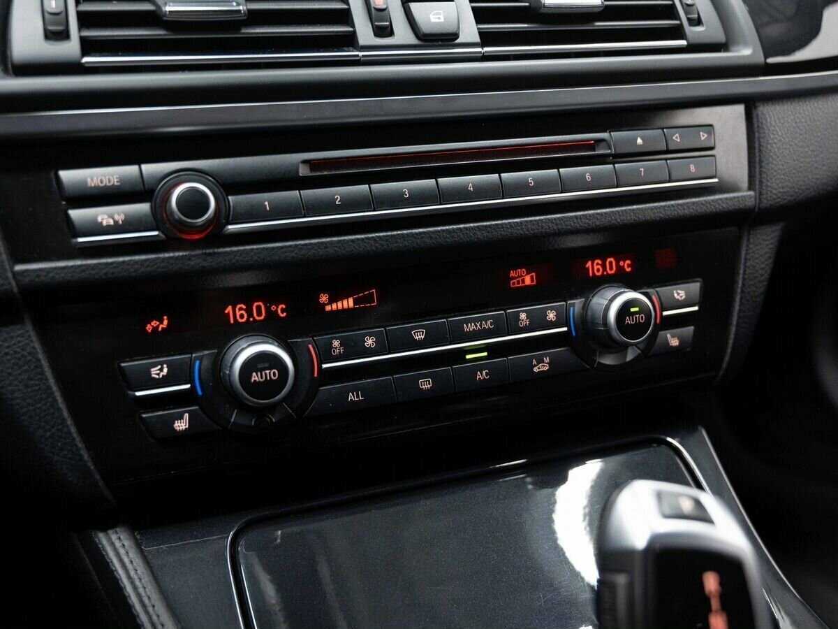 BMW 5 серии с пробегом — 2012 год. Фото: #17