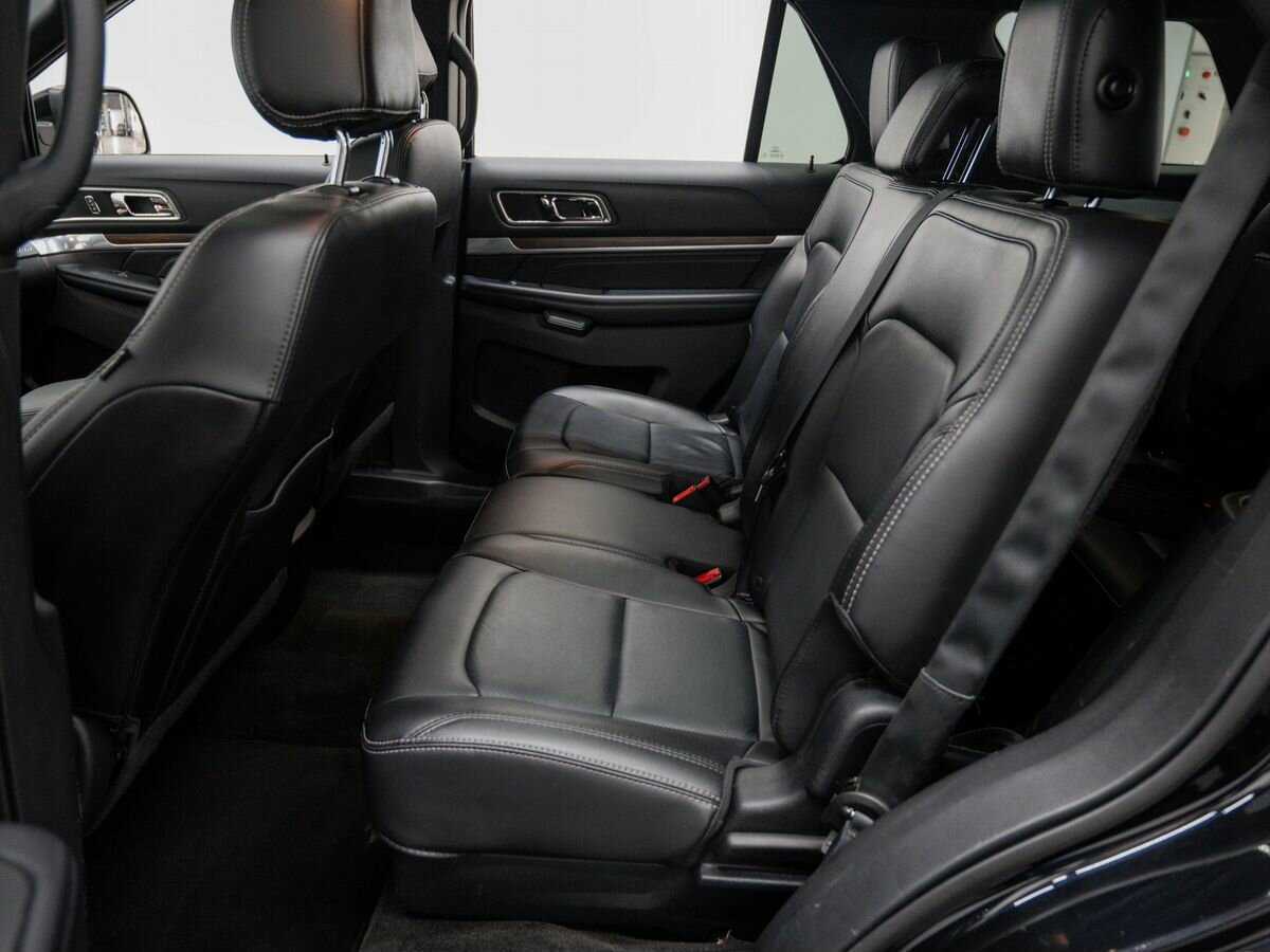 Ford Explorer с пробегом — 2017 год. Фото: #13