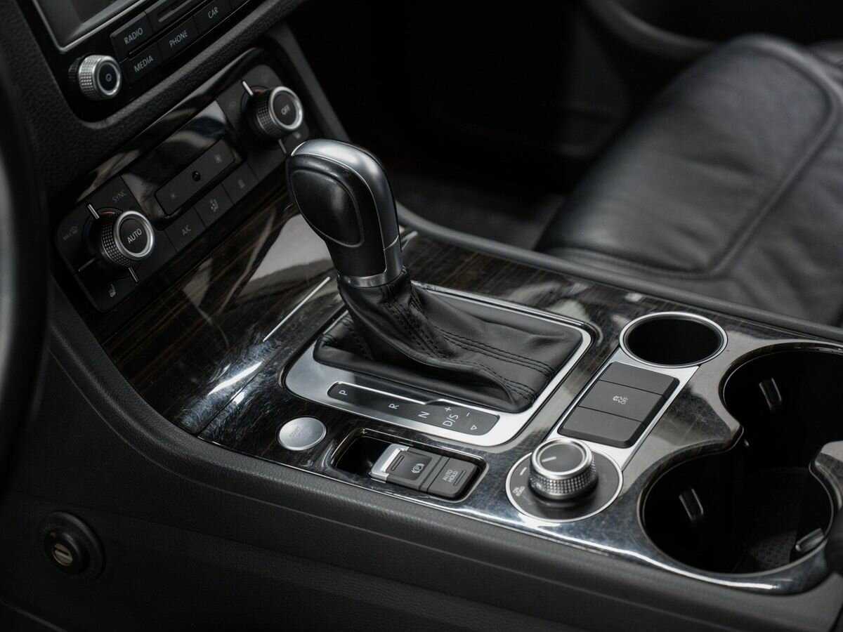 Volkswagen Touareg с пробегом — 2016 год. Фото: #17