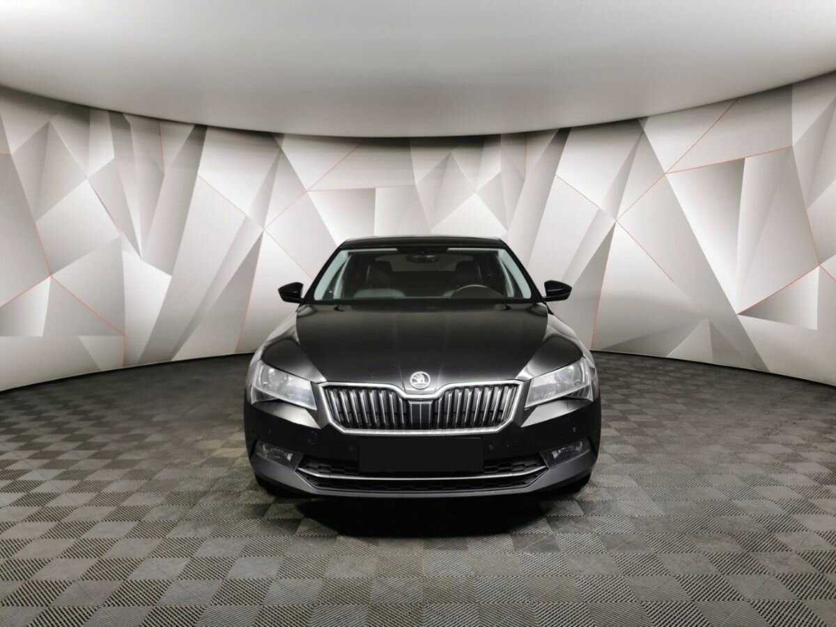 Skoda Superb с пробегом — 2017 год. Фото: #6