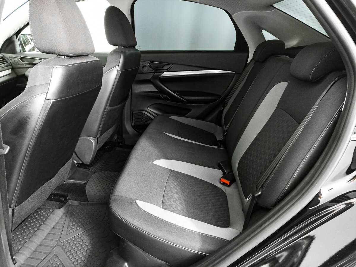 Lada (ВАЗ) Vesta с пробегом — 2023 год. Фото: #7