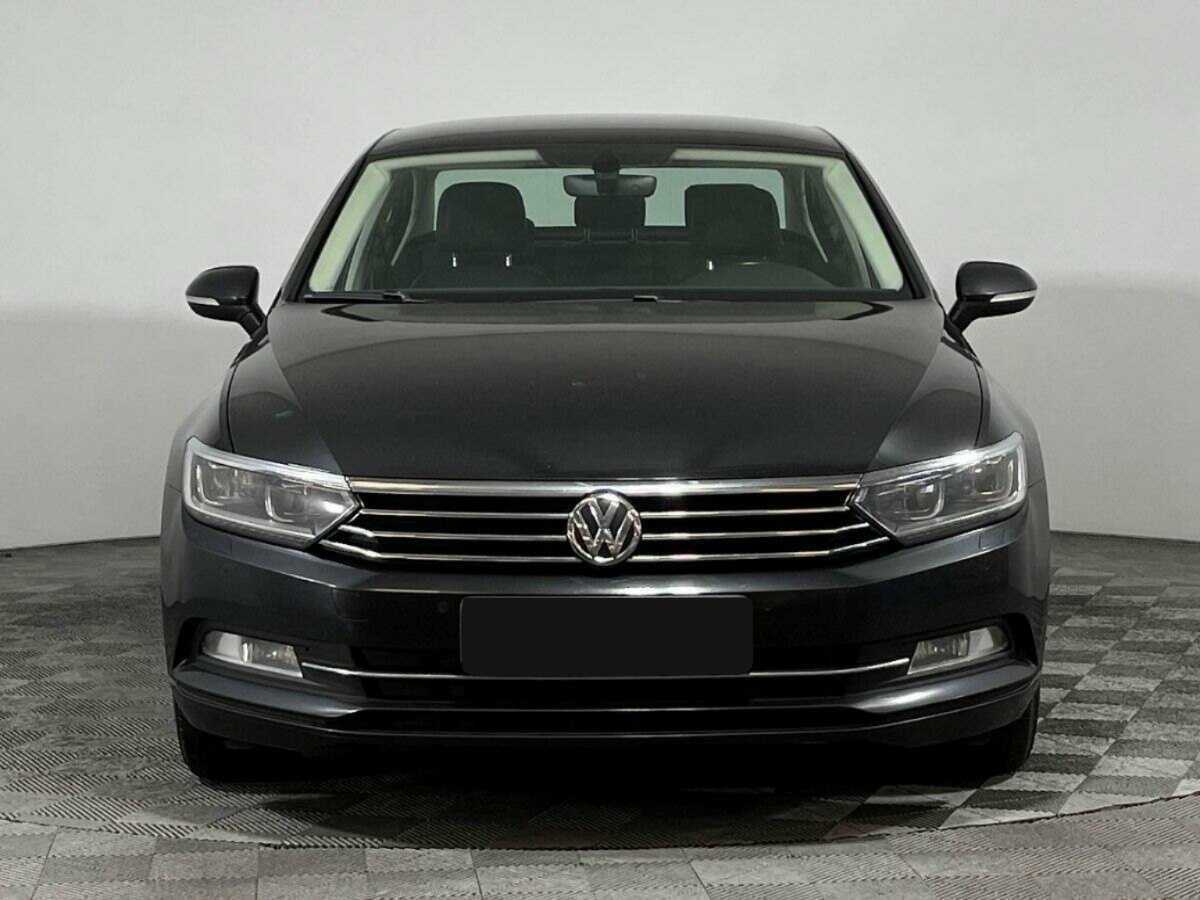 Volkswagen Passat с пробегом — 2018 год. Фото: #1