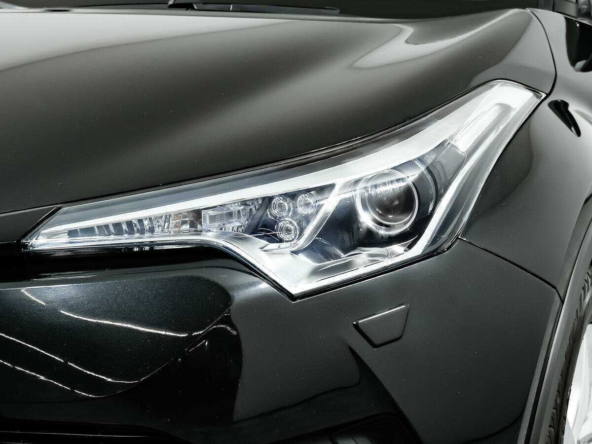 Toyota C-HR с пробегом — 2018 год. Фото: #13