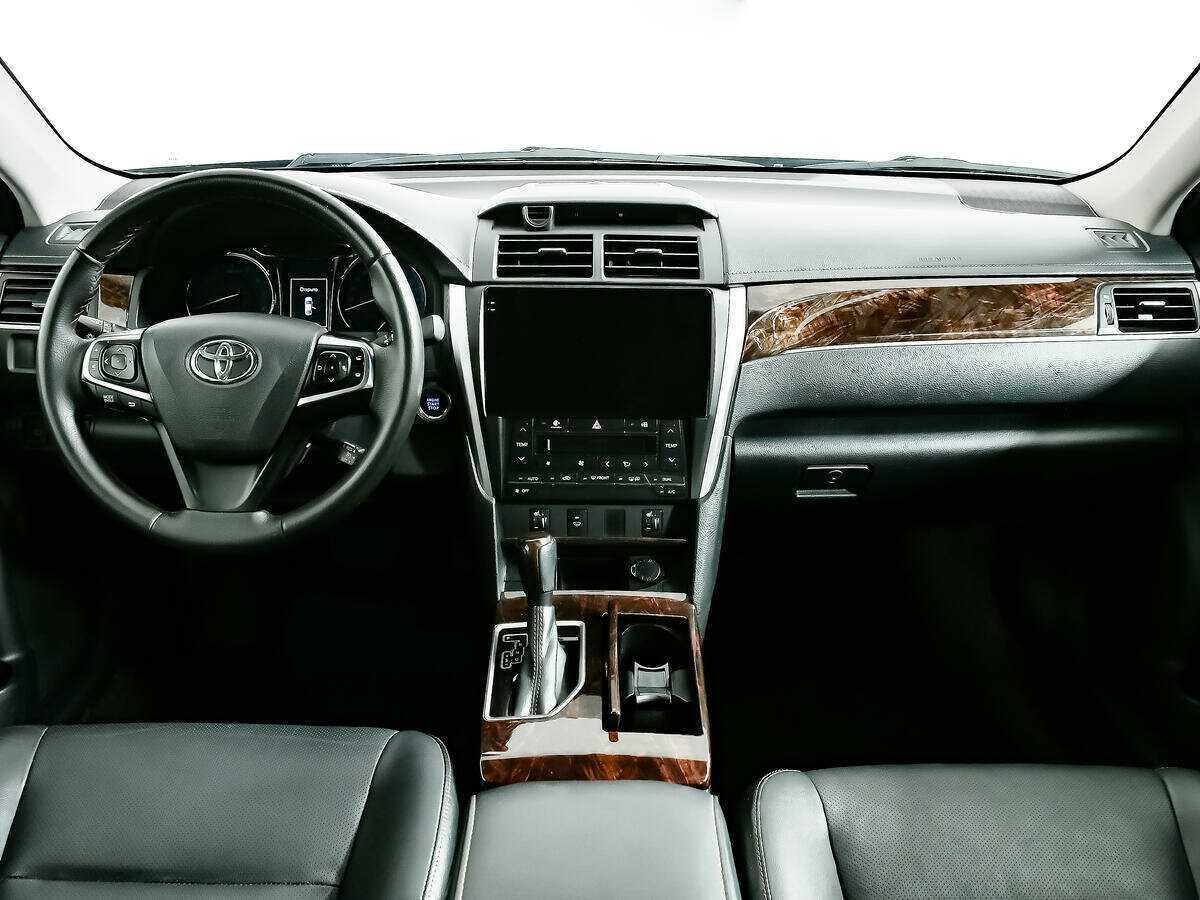Toyota Camry с пробегом — 2016 год. Фото: #9