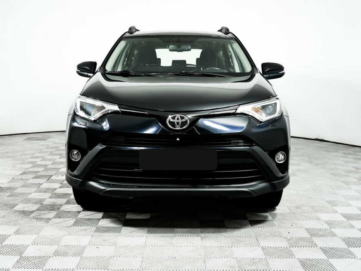 Toyota RAV4 с пробегом — 2018 год. Фото: #1