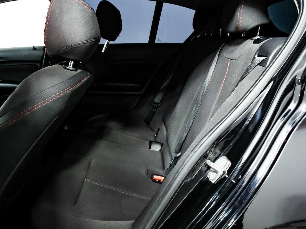 BMW 1 серии с пробегом — 2014 год. Фото: #11