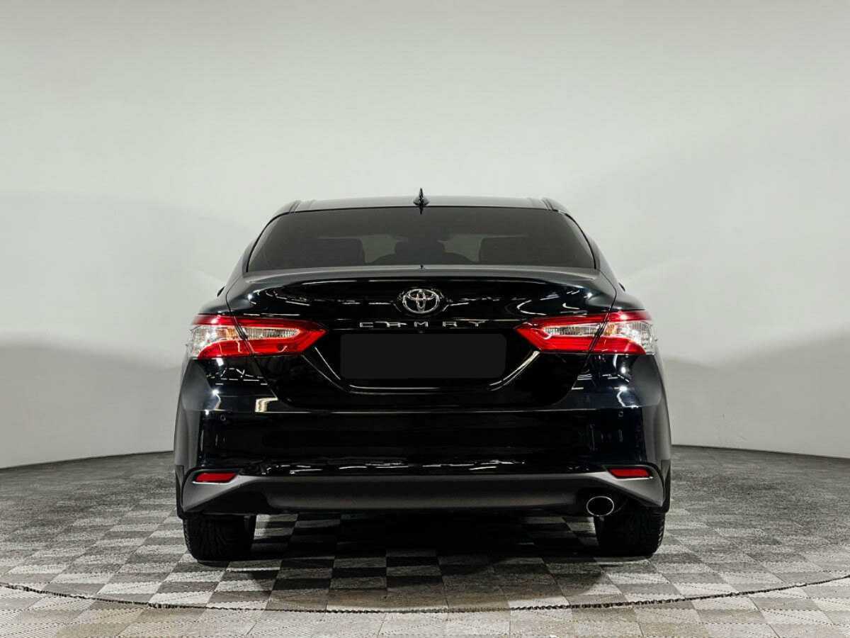 Toyota Camry с пробегом — 2018 год. Фото: #5