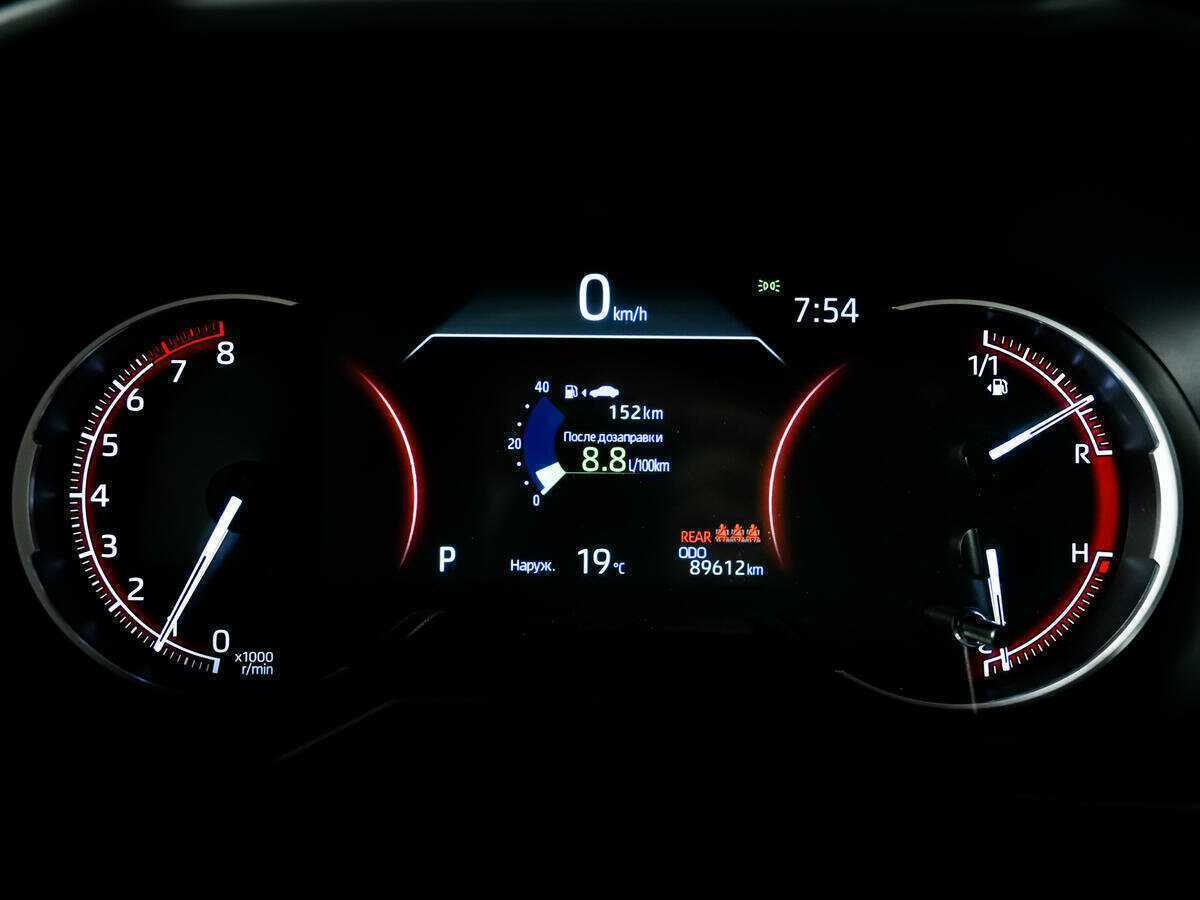 Toyota RAV4 с пробегом — 2020 год. Фото: #9