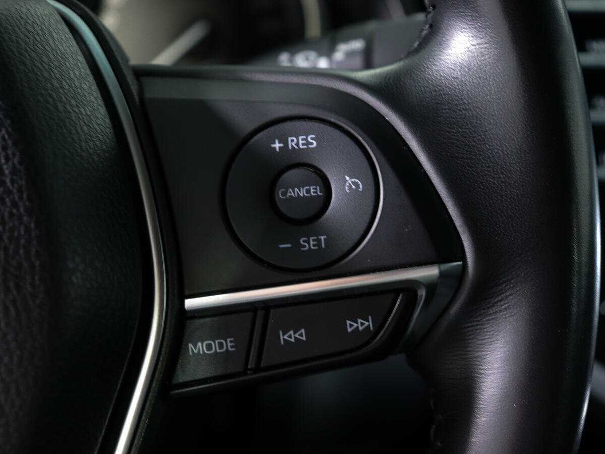 Toyota Camry с пробегом — 2018 год. Фото: #18