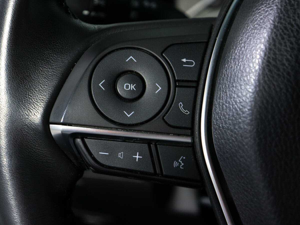 Toyota Camry с пробегом — 2018 год. Фото: #19