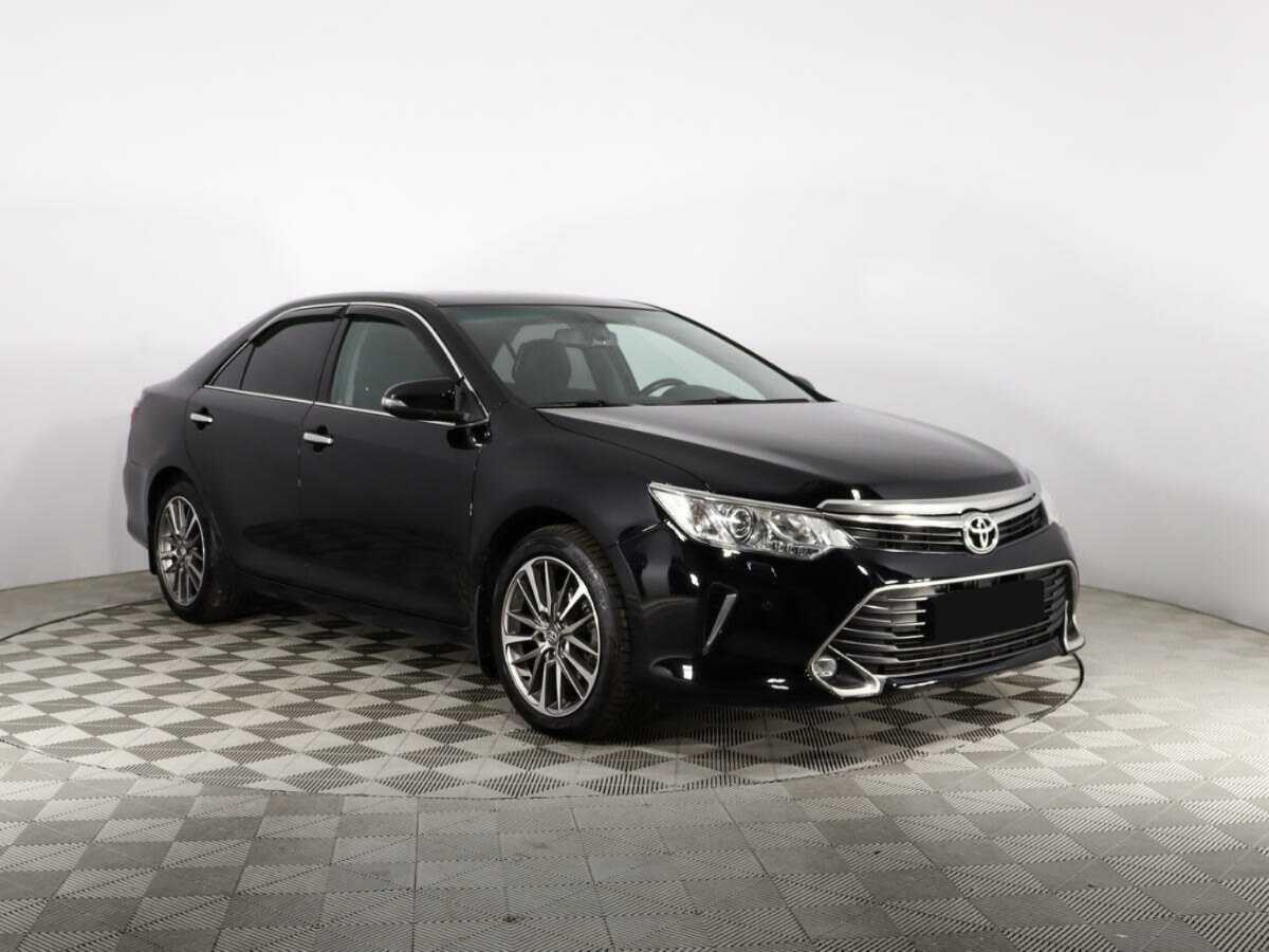 Toyota Camry с пробегом — 2016 год. Фото: #2