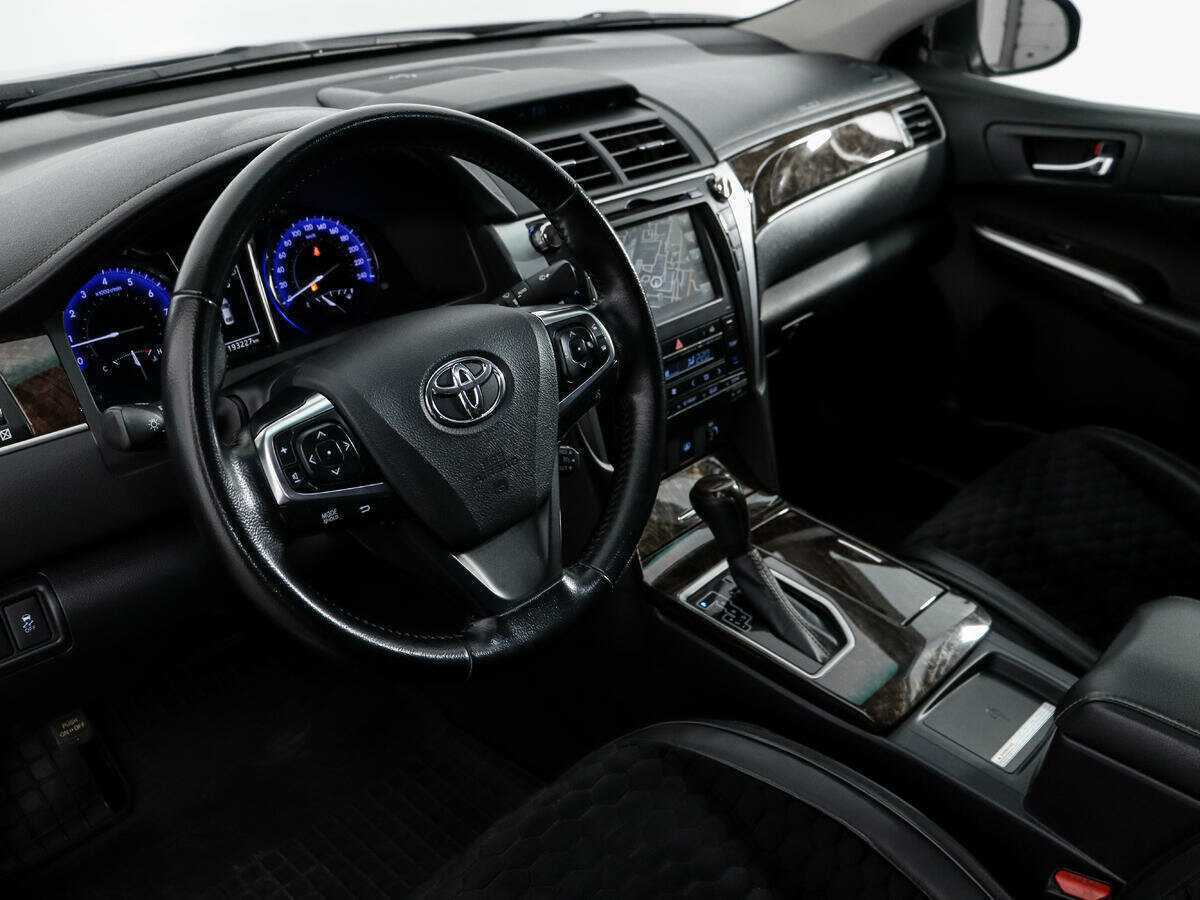 Toyota Camry с пробегом — 2016 год. Фото: #8