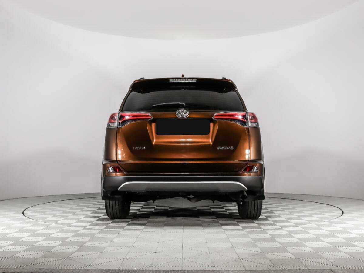 Toyota RAV4 с пробегом — 2017 год. Фото: #5