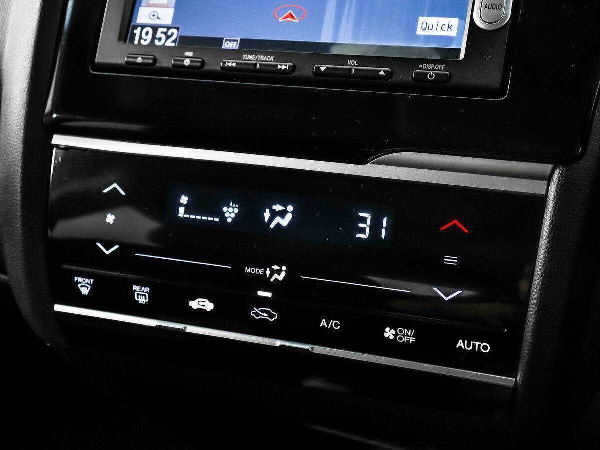 Honda Fit с пробегом — 2015 год. Фото: #11