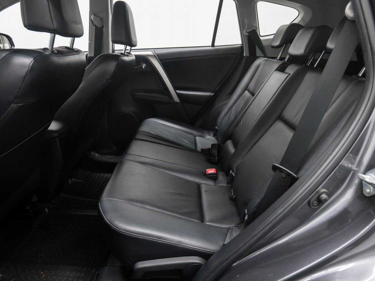 Toyota RAV4 с пробегом — 2013 год. Фото: #12