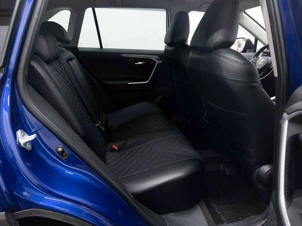 Toyota RAV4 с пробегом — 2021 год. Фото: #10