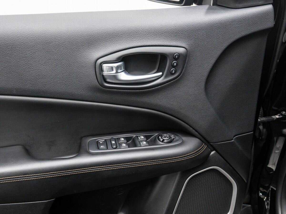 Jeep Compass с пробегом — 2021 год. Фото: #12