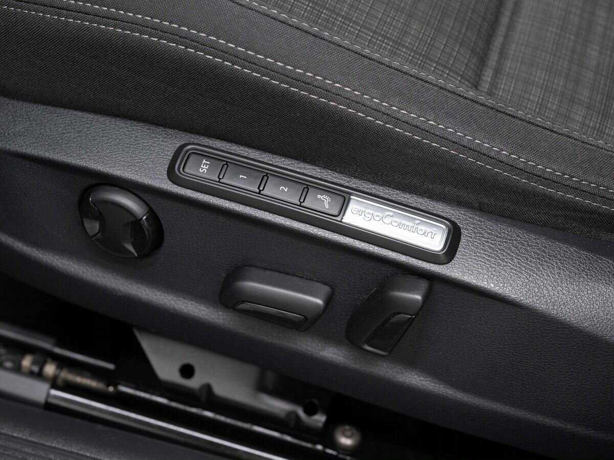 Volkswagen Passat с пробегом — 2020 год. Фото: #20