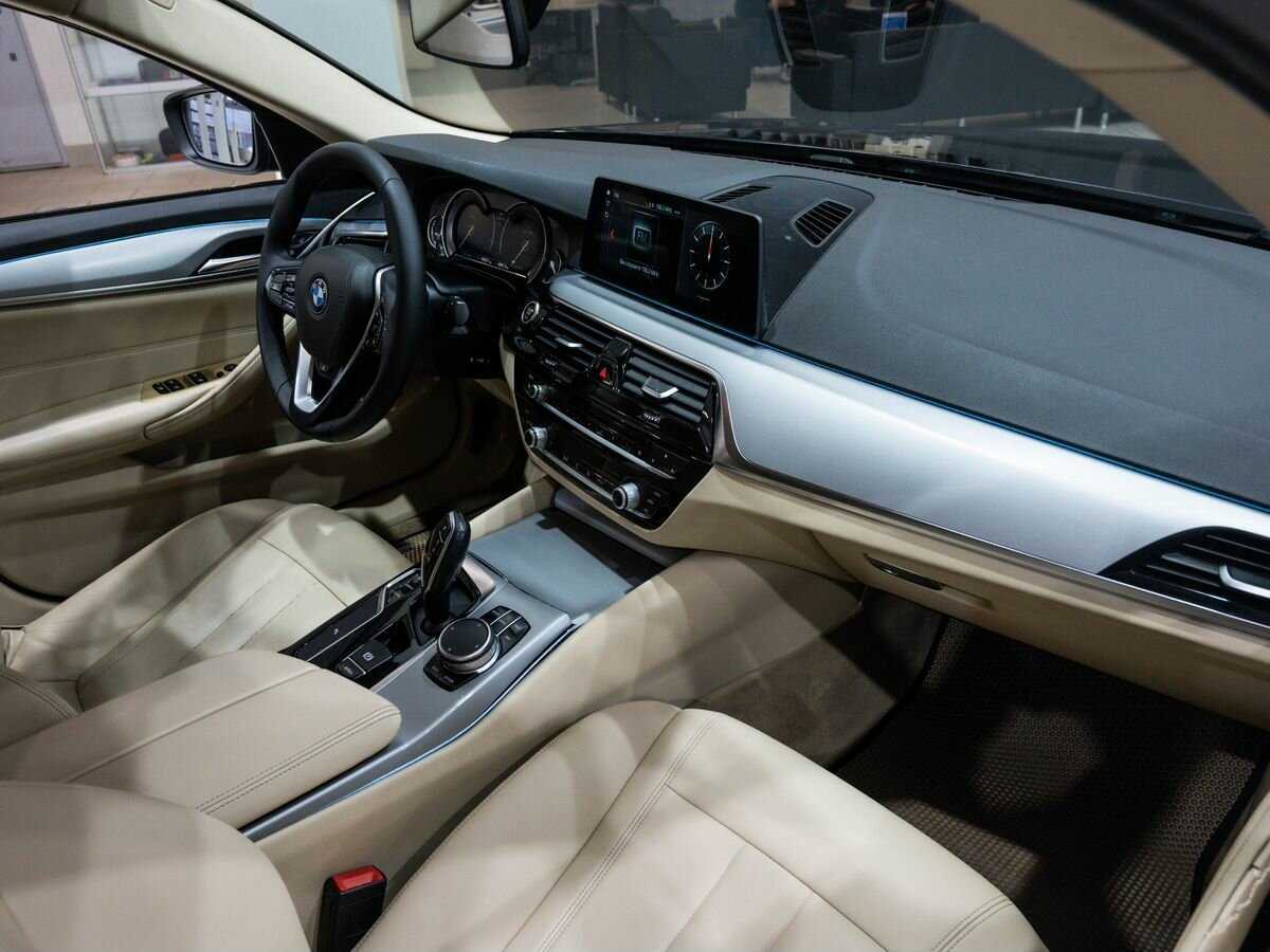 BMW 5 серии с пробегом — 2017 год. Фото: #6