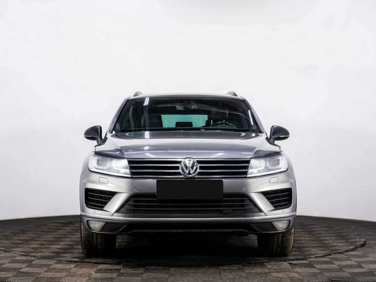 Volkswagen Touareg с пробегом — 2017 год. Фото: #1