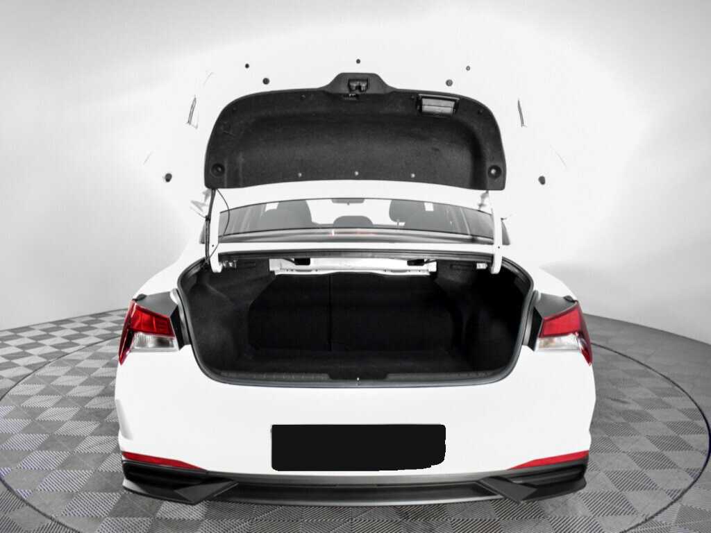 Hyundai Elantra с пробегом — 2021 год. Фото: #15