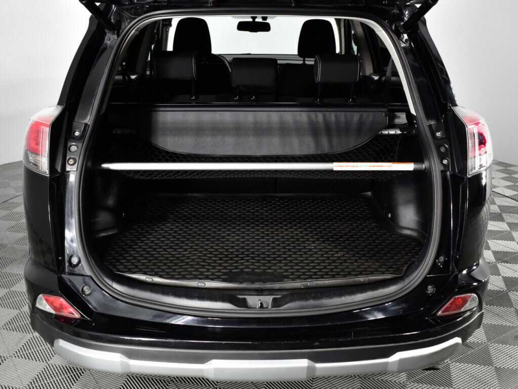 Toyota RAV4 с пробегом — 2018 год. Фото: #15