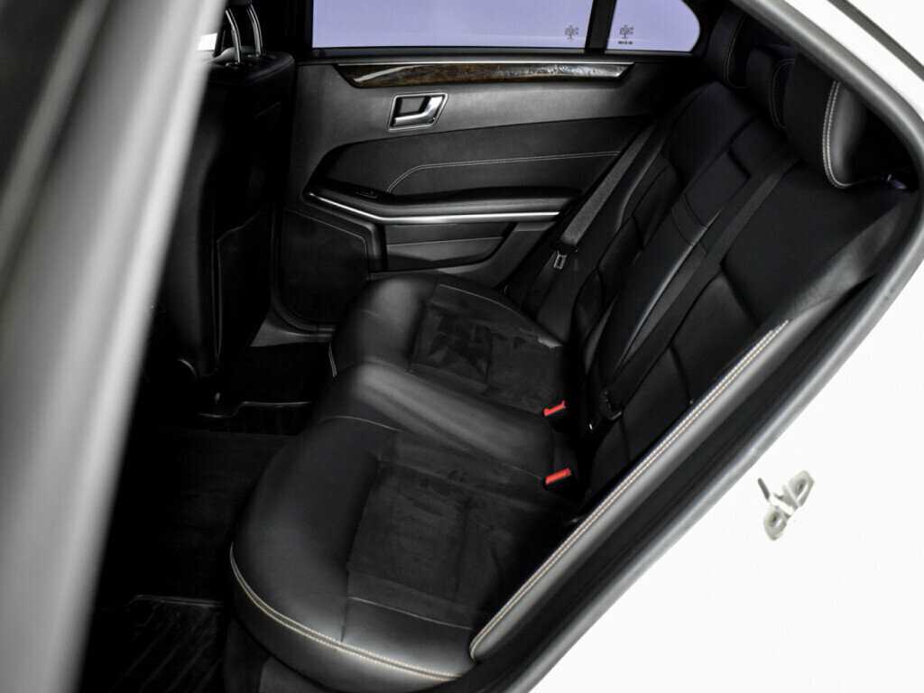 Mercedes-Benz E-Класс с пробегом — 2015 год. Фото: #11